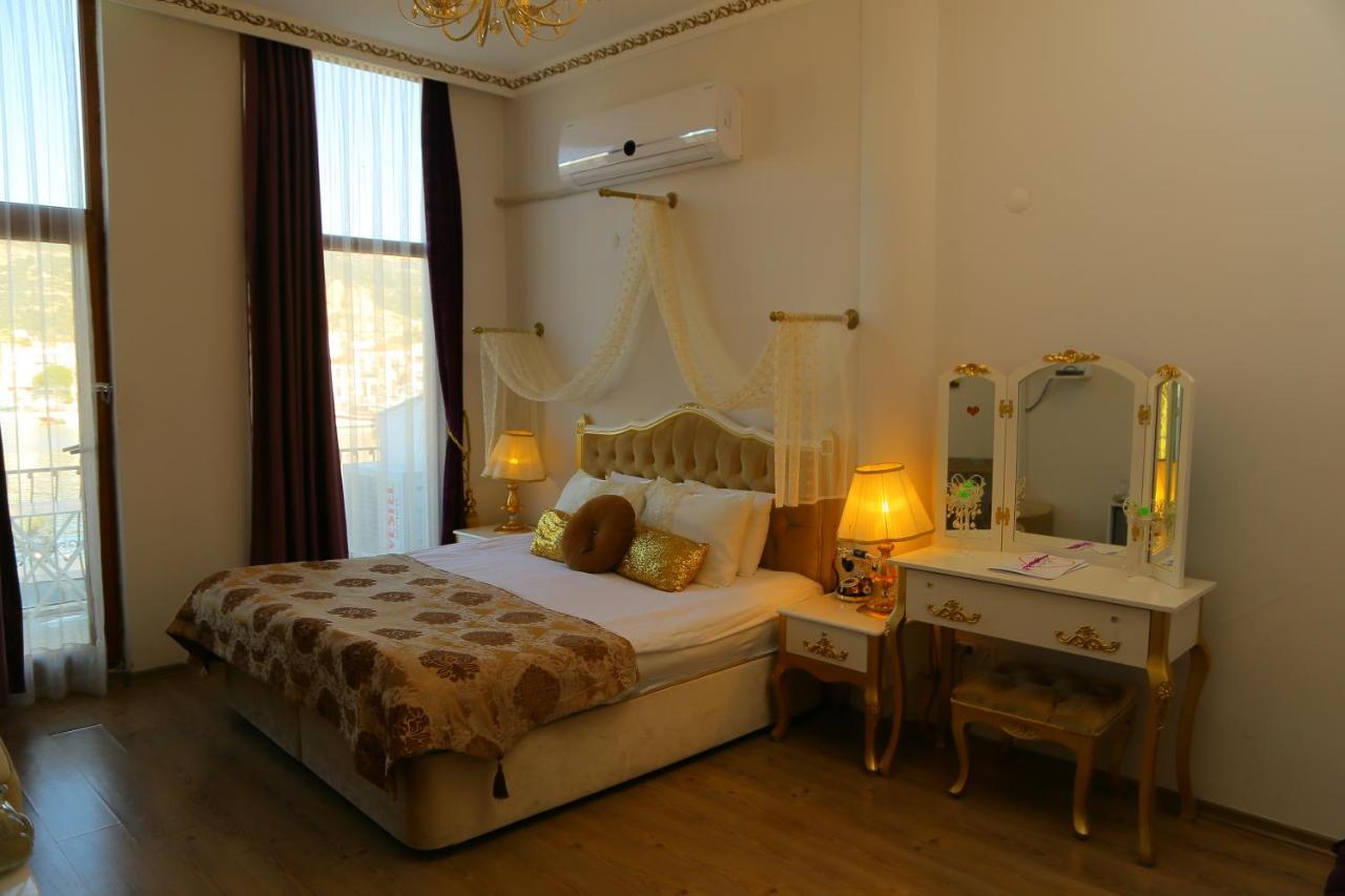 Huri & Nuri Hotel (Adults Only) โฟชา ภายนอก รูปภาพ