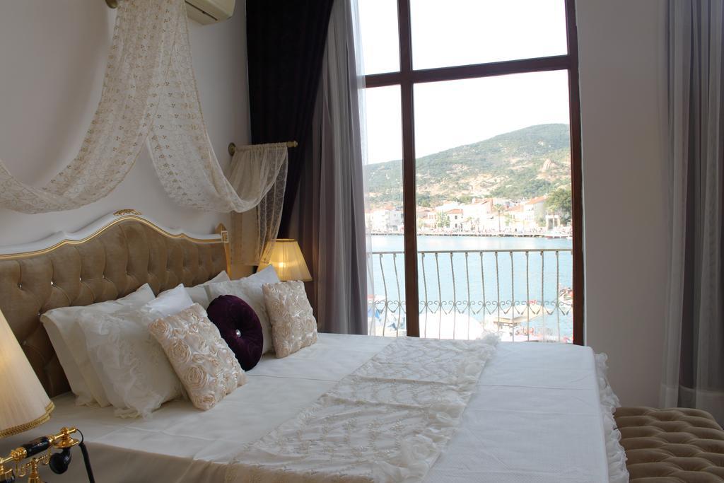 Huri & Nuri Hotel (Adults Only) โฟชา ภายนอก รูปภาพ