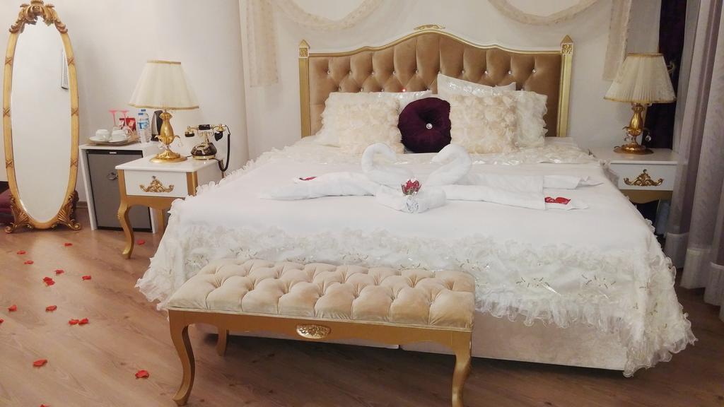 Huri & Nuri Hotel (Adults Only) โฟชา ภายนอก รูปภาพ