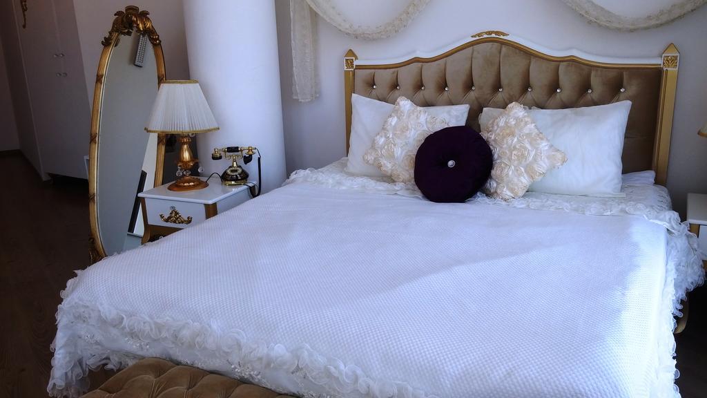 Huri & Nuri Hotel (Adults Only) โฟชา ภายนอก รูปภาพ