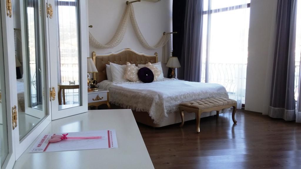 Huri & Nuri Hotel (Adults Only) โฟชา ภายนอก รูปภาพ