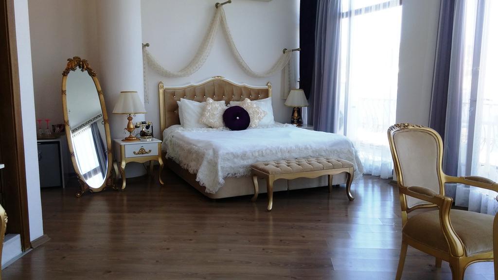 Huri & Nuri Hotel (Adults Only) โฟชา ภายนอก รูปภาพ