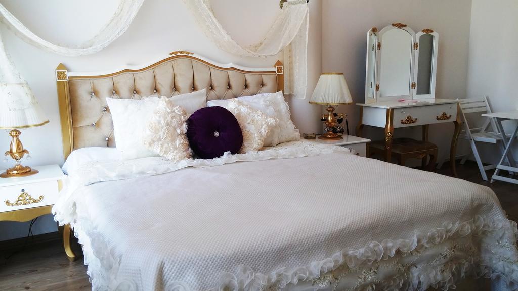 Huri & Nuri Hotel (Adults Only) โฟชา ภายนอก รูปภาพ