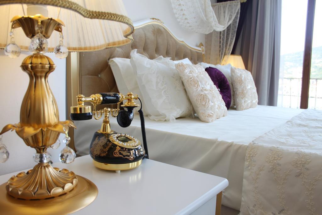 Huri & Nuri Hotel (Adults Only) โฟชา ภายนอก รูปภาพ
